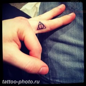 фото тату треугольник с кругом 11.12.2018 №076 - triangle with - tattoo-photo.ru